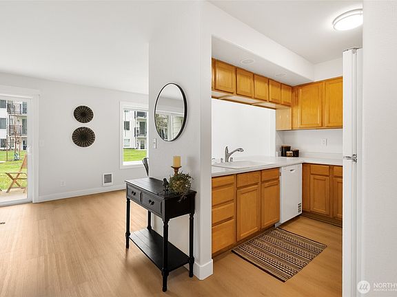 4th image of 4255 Wintergreen Circle #172