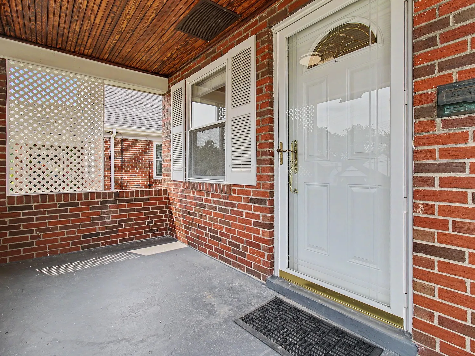 3 bed, 2000 sqft, $2,495 — Photo 3