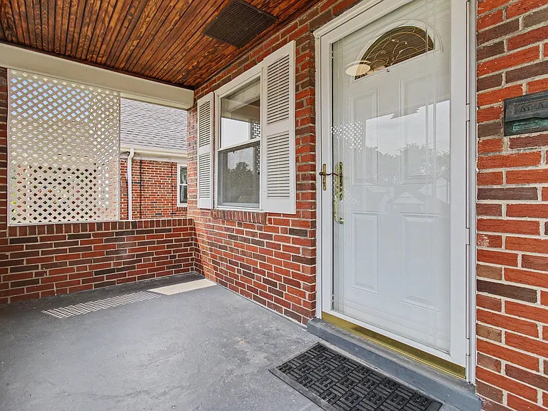 4515 Camberwell Rd — Photo 3