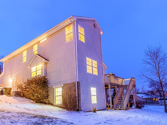 4th image of 612 Republic Ct