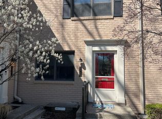 1951 Graefield Rd, Birmingham, MI 48009