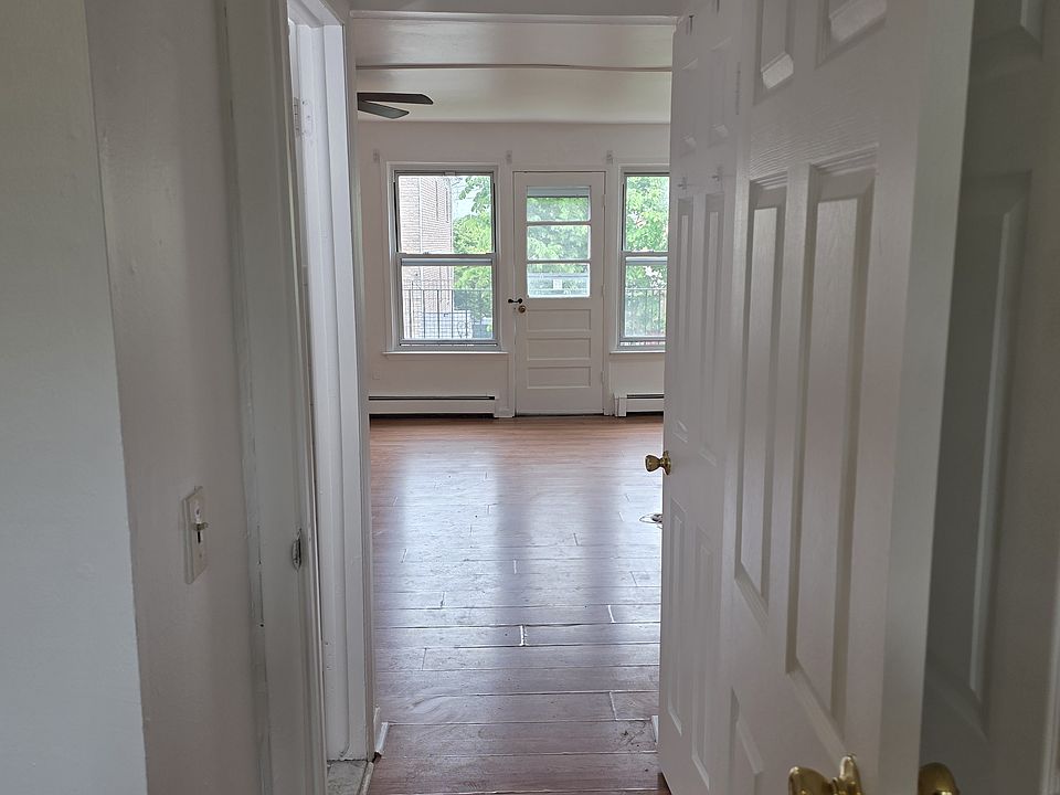 1st image of 1010 Willowbrook Rd APT 2F
