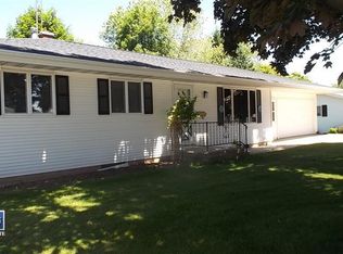 416 Laurel Dr, Francis Creek, WI 54214