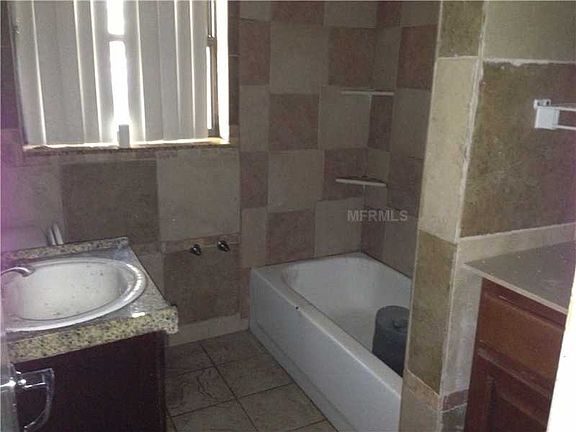 5th image of 2431 Princeton Ave