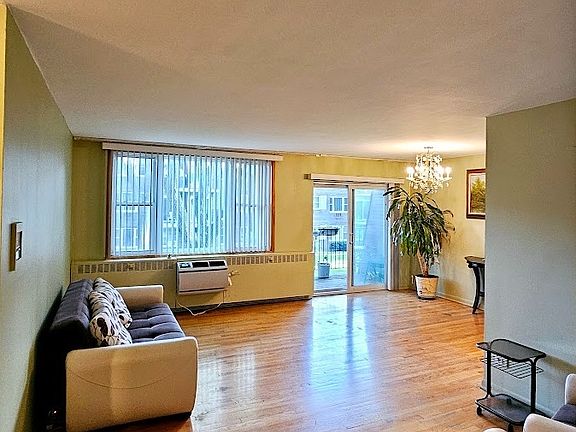 5th image of 8720 Skokie Blvd #2EN