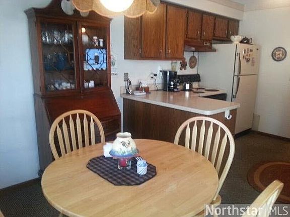 4th image of 12131 Grouse Street NW