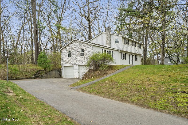 3rd image of 19 Glenwood Drive