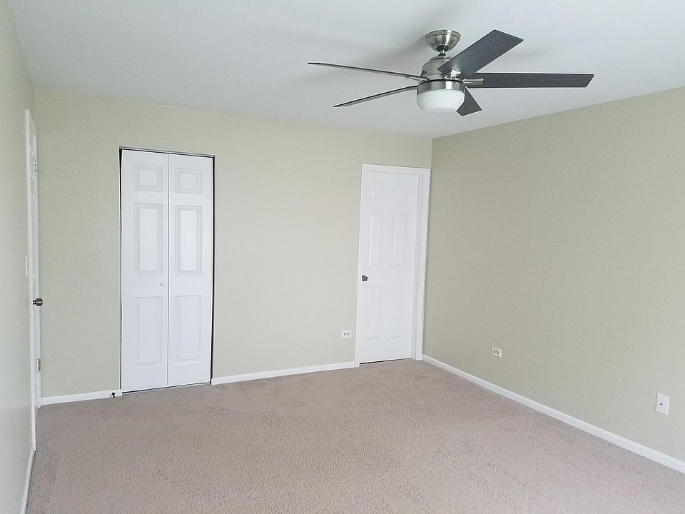 1st image of 977 Cross Creek Dr N APT Aa2
