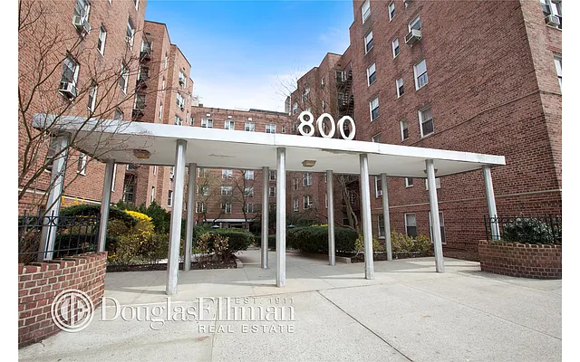 Sold by Douglas Elliman | media 22