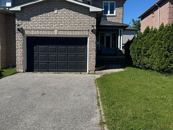 2nd image of 118 Athabaska Rd