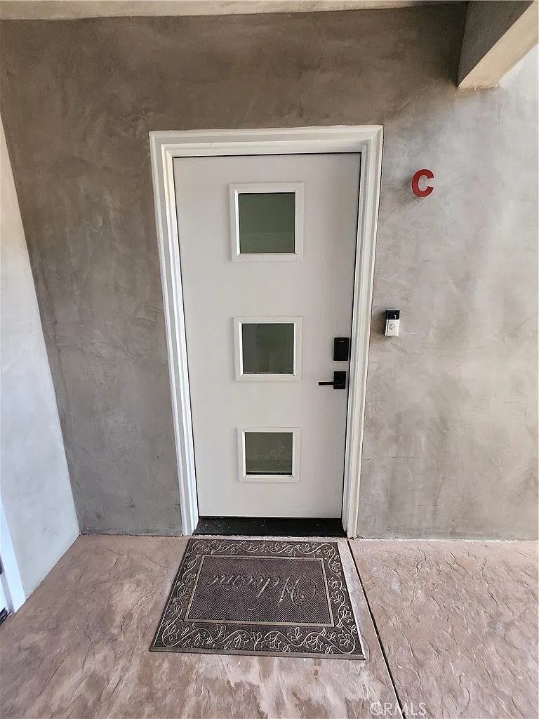 2 bed, 700 sqft, $3,500 — Photo 3
