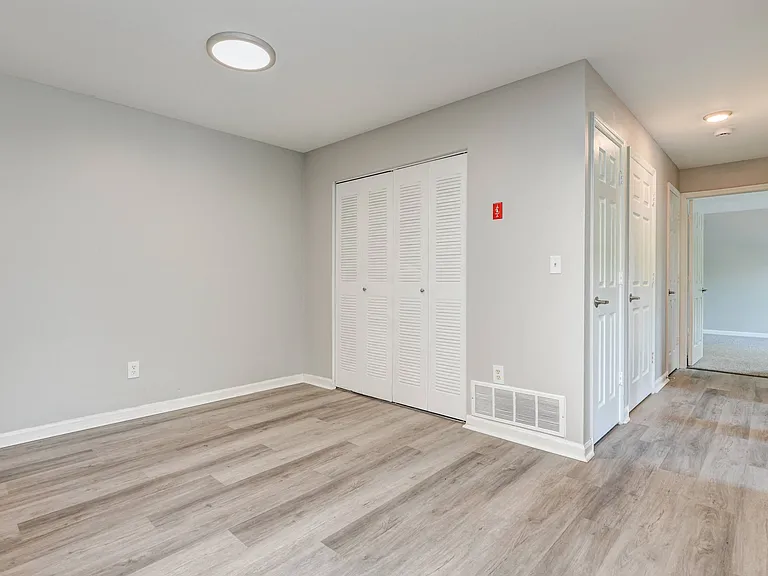 Boulder Pointe Apartments — Photo 13