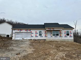 Andrew Ct, Berkeley Springs, WV 25411