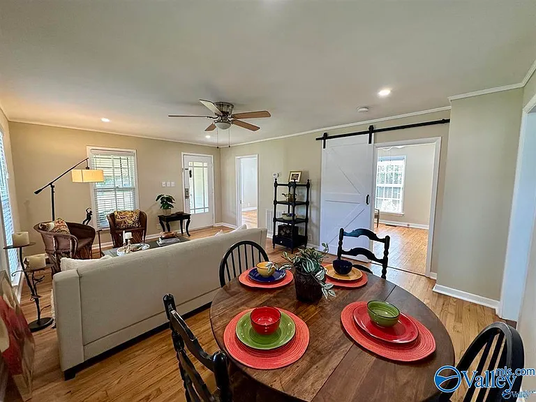 1529 McKinley Ave NE — Photo 4