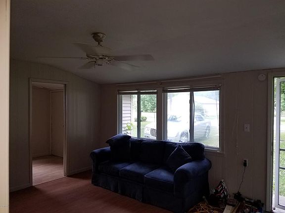 2nd image of 824 Peachtree Pl