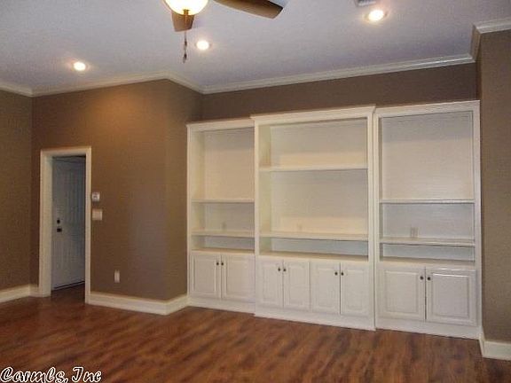 4th image of 702 Adamson Dr