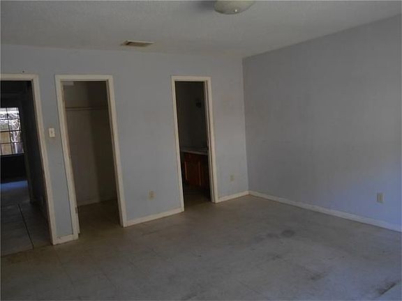 4th image of 11000 Roger Dr