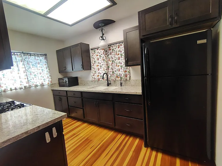 2568 E Seneca St — Photo 14