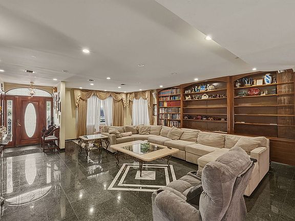 2nd image of 2112 Avenue L