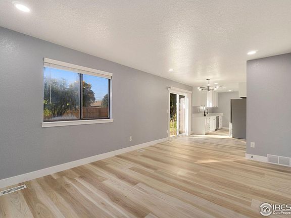 5th image of 926 White Elm Dr