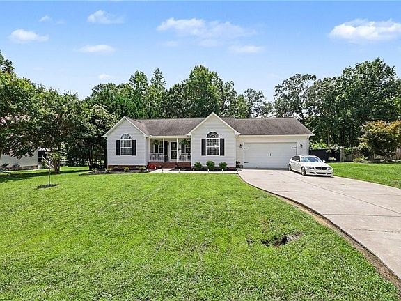 4th image of 842 Charter Oaks Dr
