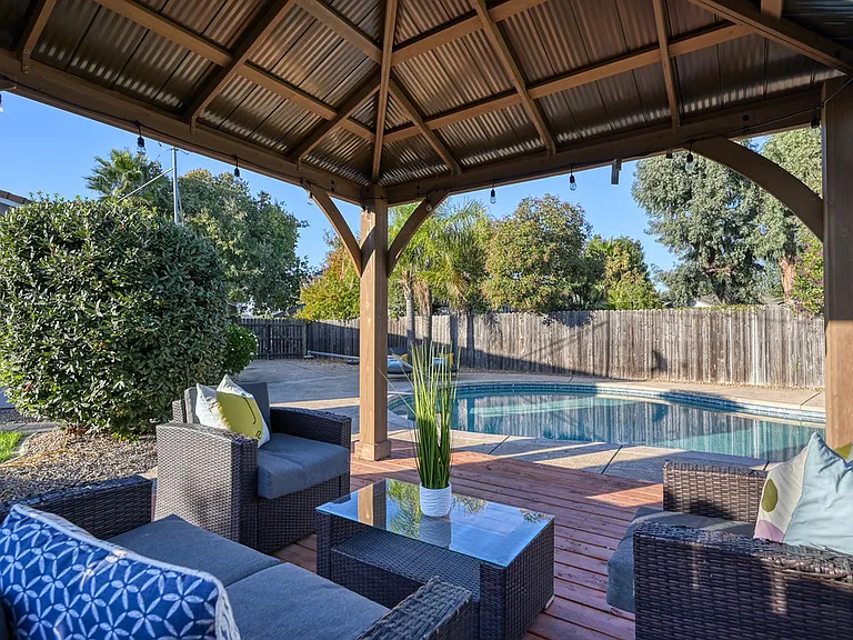 3425 Corbin Way — Photo 3