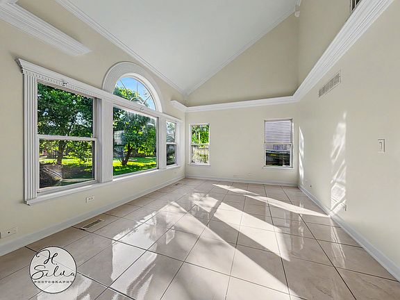 5th image of 5532 Chantilly Cir