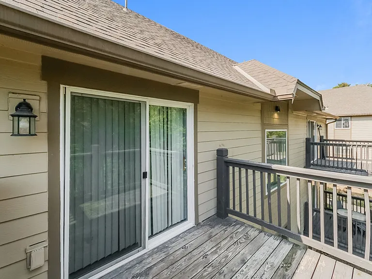 Hunters Glen Apartments — Photo 25