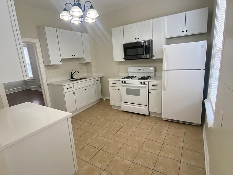 3213 S Parnell Ave #2R — Photo 12