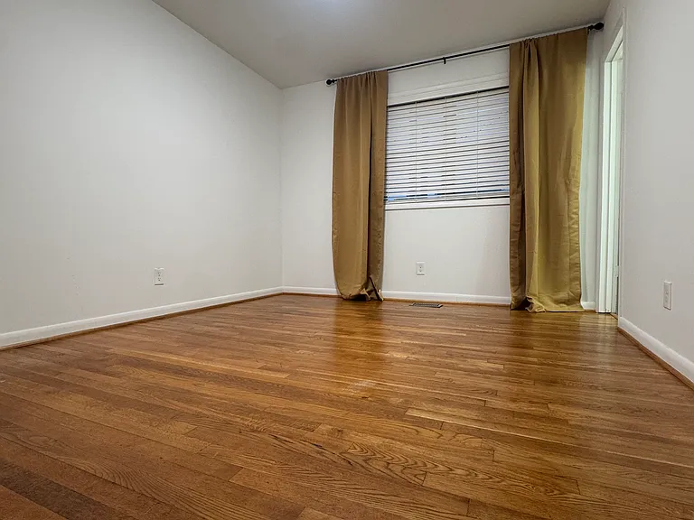 1216 W Leigh St — Photo 17