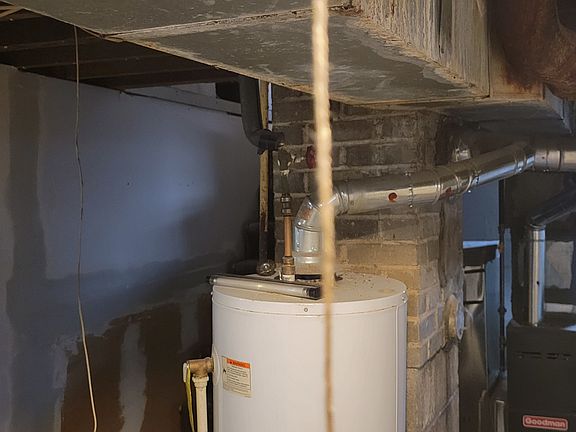 4th image of 2212 Avalon Pl