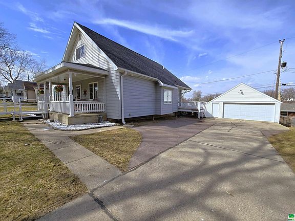 5th image of 3215 4th Avenue Pl