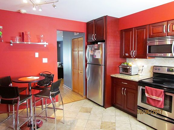 5th image of 9400 Bay Colony Dr APT 1E