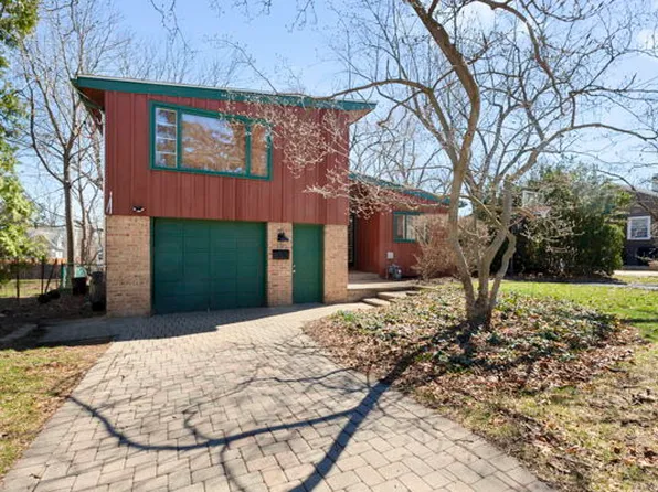 (undisclosed Address), Elgin, IL 60123