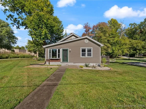 705 W Utica Street, Sellersburg, IN 47172