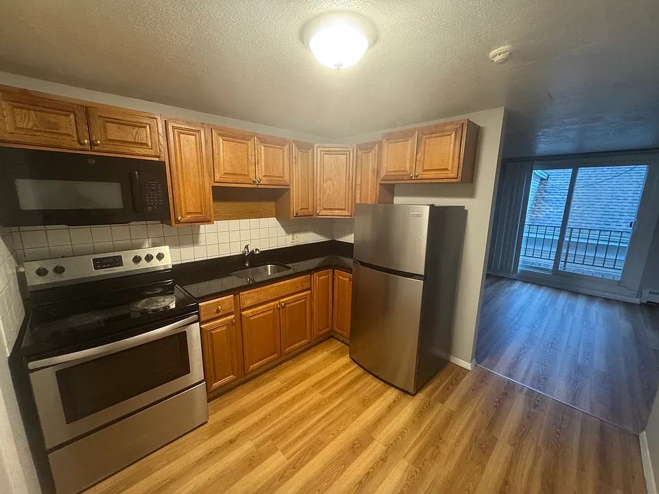 25 Hamilton Ave #14