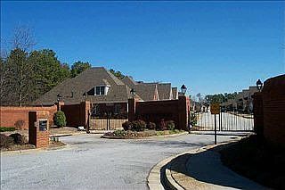 2nd image of 1842 Glenwood Ln
