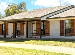 105 W Cleburne Rd, Crowley, TX 76036