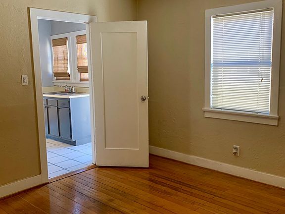 3rd image of 5549 Barton Ave