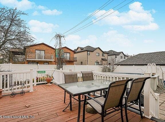 4th image of 1044 Edgegrove Ave