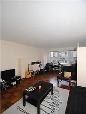 Rented by Buchbinder & Warren | media 14