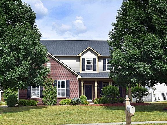 2nd image of 13521 Sweet Briar Pkwy