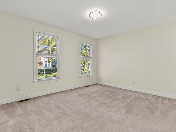 2nd image of 102 Burnet Cres #1