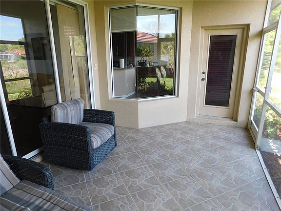 5th image of 3248 Village Ln