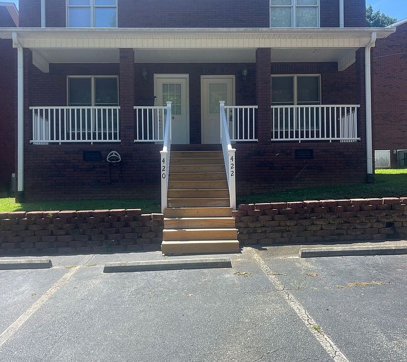 1st image of 422 Snow St
