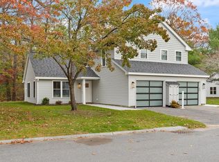 7 Barracks Rd, Hudson, MA 01749