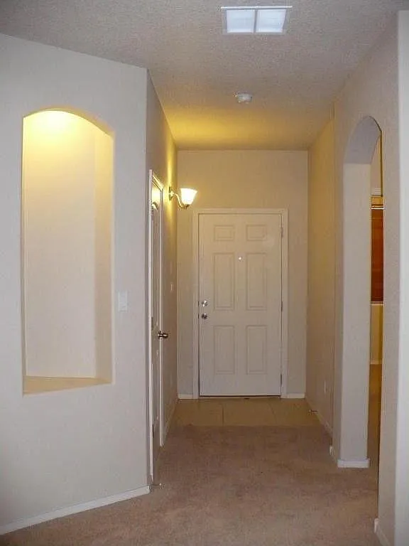 3 bed, 1422 sqft, $2,300 — Photo 3