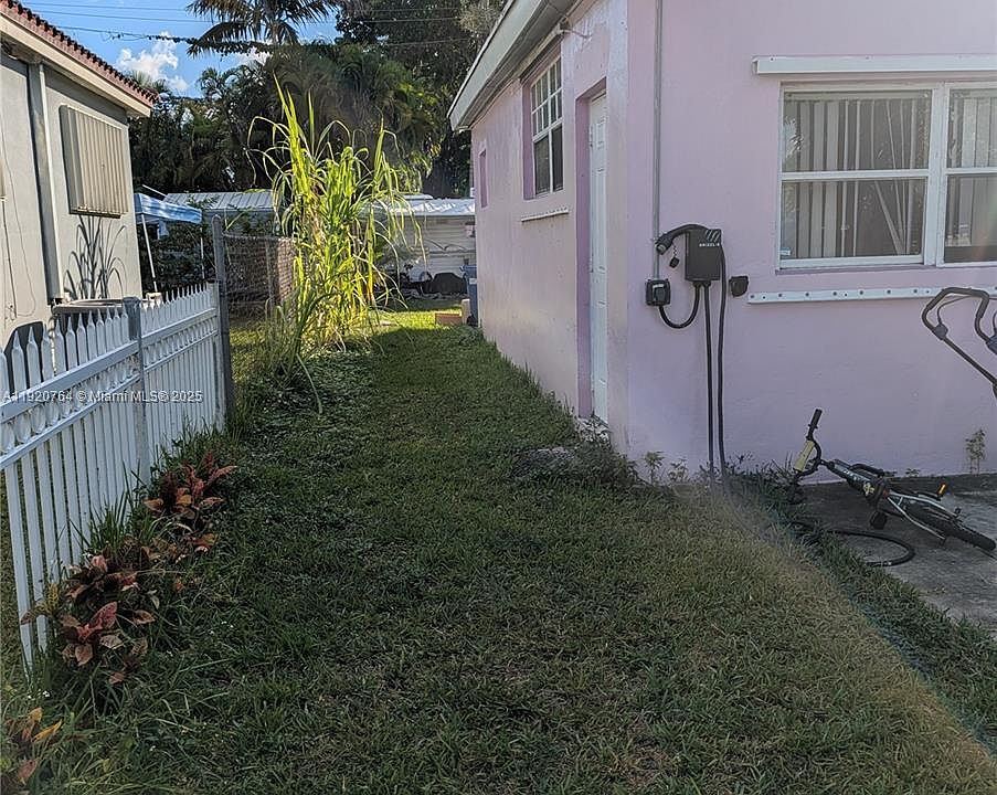 2nd image of 16931 NE 5th Ct