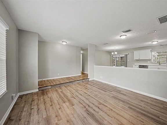 3rd image of 2264 Village Ct