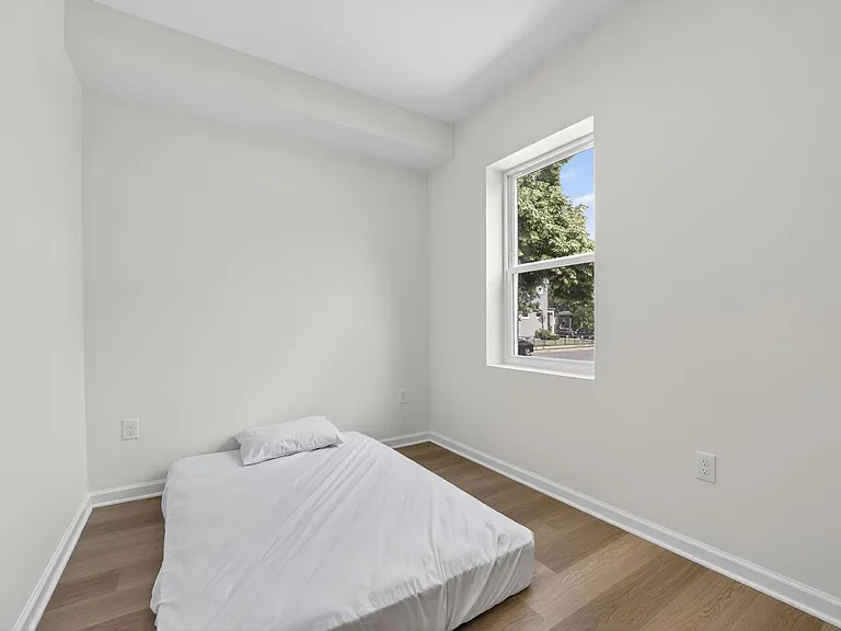 1127 Orren St NE — Photo 7